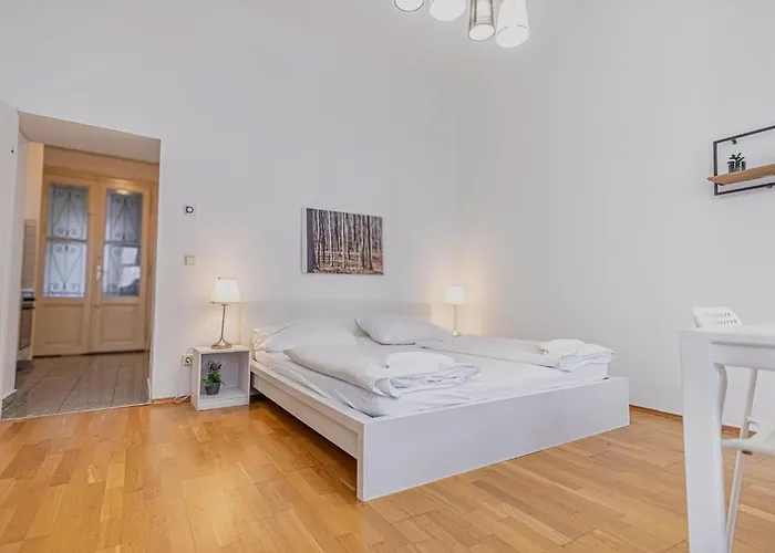 Comfortable Two Bedroom For Long *
