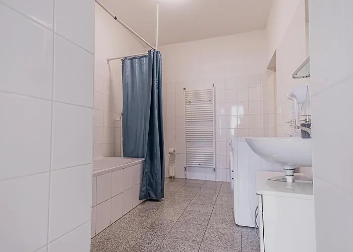 Comfortable Two Bedroom For Long *