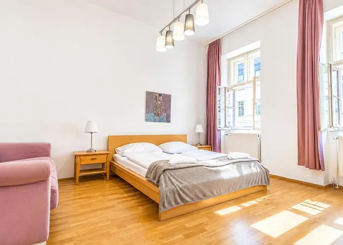Comfortable Two Bedroom For Long דירה