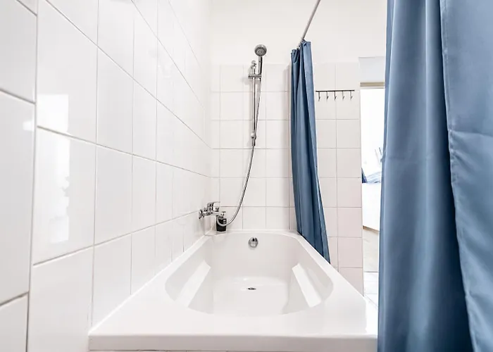 Comfortable Two Bedroom For Long