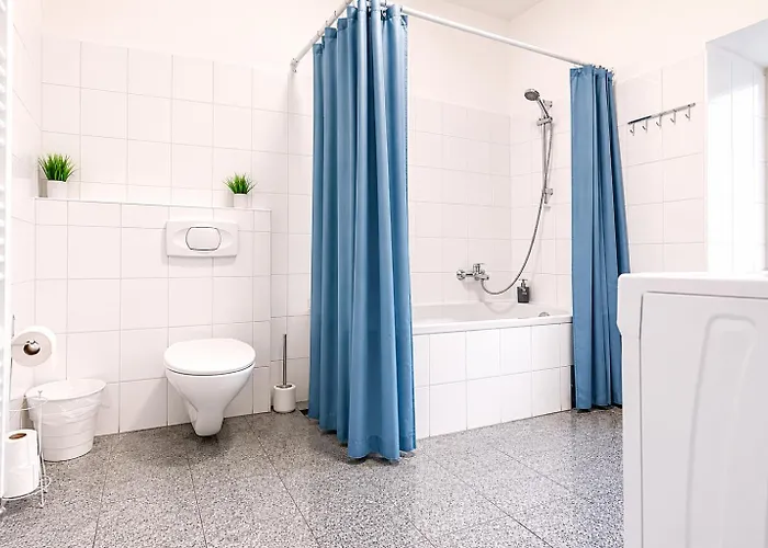 Comfortable Two Bedroom For Long דירה *